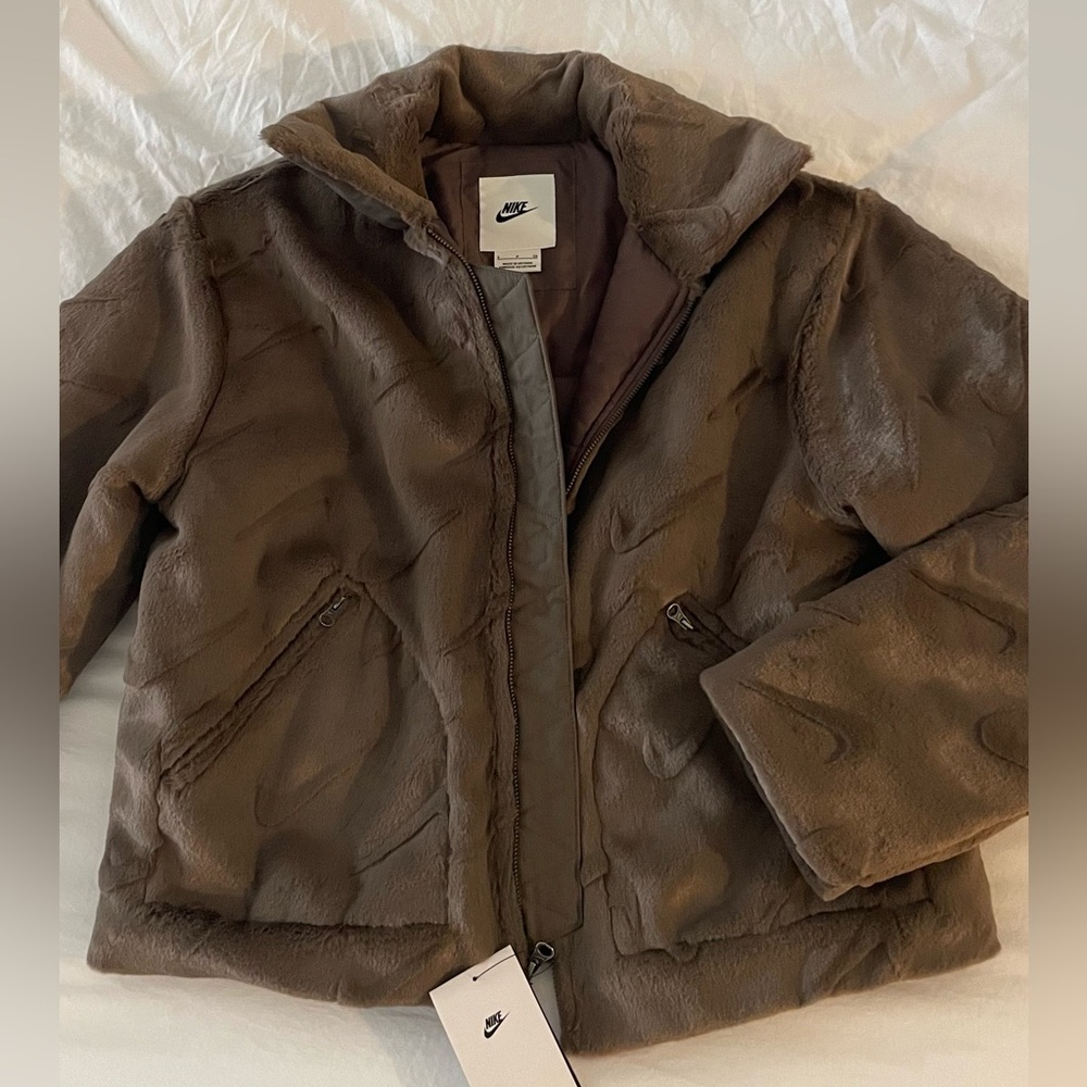 Nike Women's Loose Printed Faux Fur Jacket